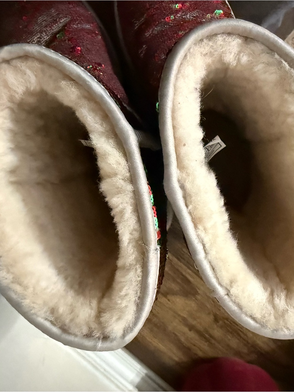 UGG Sequin Boots Red Green Christmas Holiday Sparkle Winter Size 8 Women - Picture 6 of 6